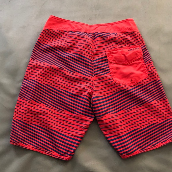 Volcom Red Stripe Board Shorts, Size 30 - Picture 3 of 5
